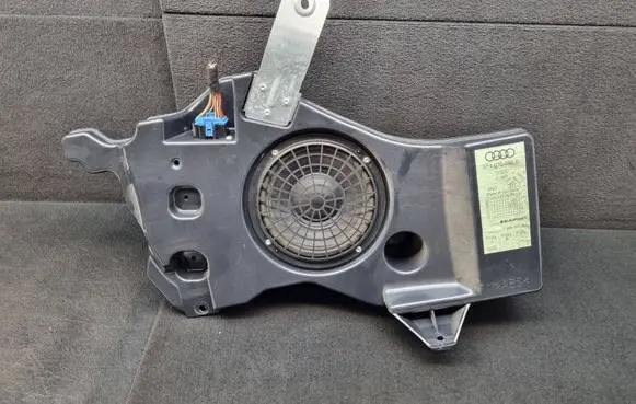 Audi A3 S3 8P Subwoofer speaker 8P4035382E