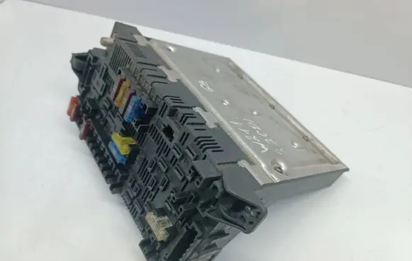 Mercedes-Benz E W211 SAM control unit 2115453801 A2115453801