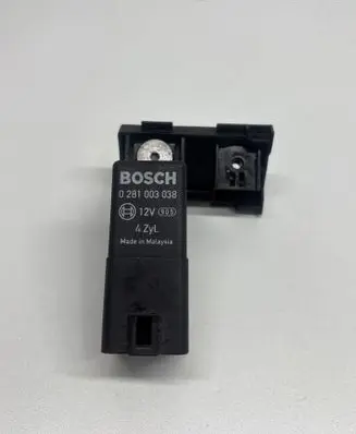 Skoda Superb B6 (3T) Glow plug pre-heat relay 038907281D 100201
