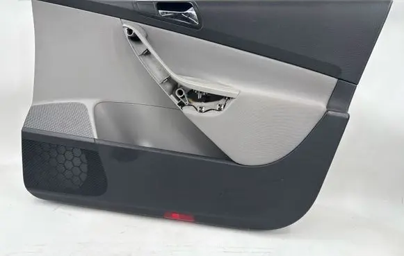 Volkswagen PASSAT B6 Front door card panel trim 3C1867012