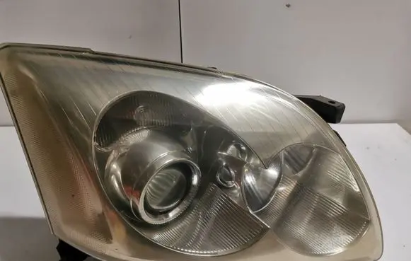 Toyota Avensis T250 Headlight/headlamp