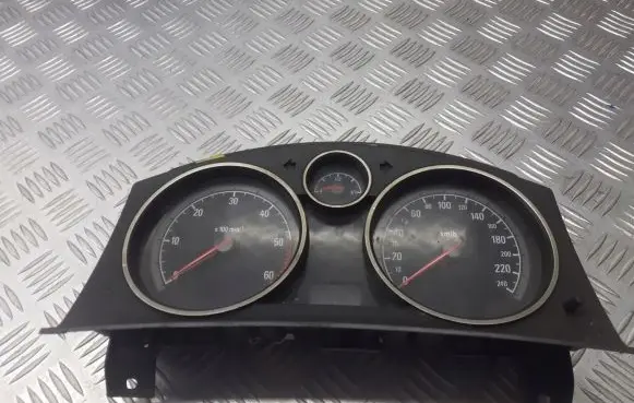 Opel Astra H Tachometer 13142790TF