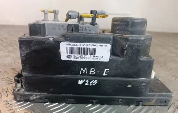 Mercedes-Benz E W210 Central locking vacuum pump 2108001748 00782826 02783826