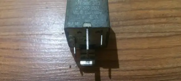 Volkswagen Golf II Other relay 171906383 22205007