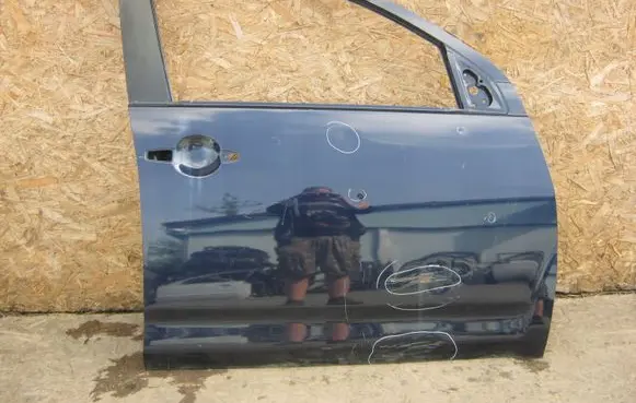 Mitsubishi Outlander Front door