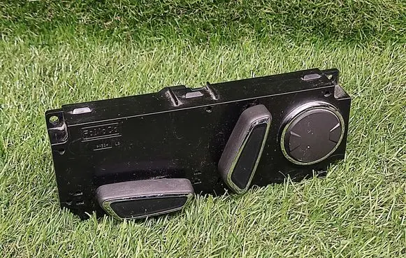 Ford Fusion II Seat control switch DG9T14B709