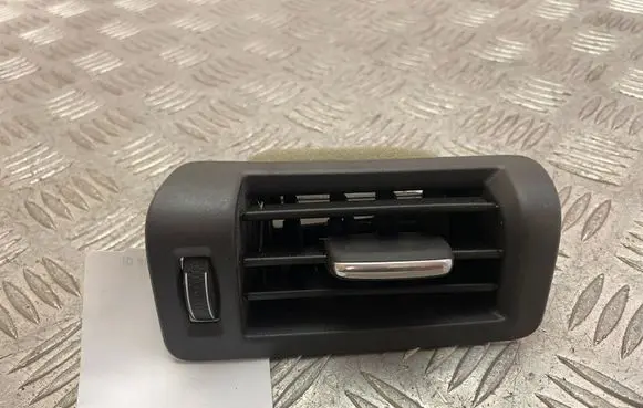 Volvo XC90 Air vent grill in roof 31497127