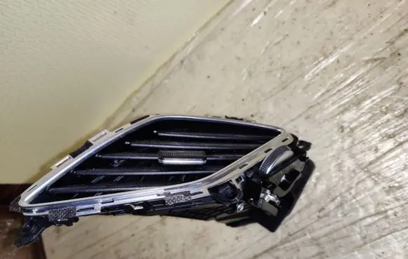 Hyundai i40 Dash center air vent grill 974203Z000