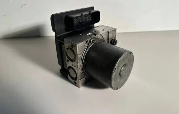 BMW 5 E60 E61 ABS Pump 6769705 345269705 697050
