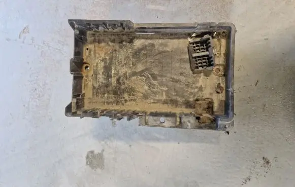 Opel Meriva B Battery tray 