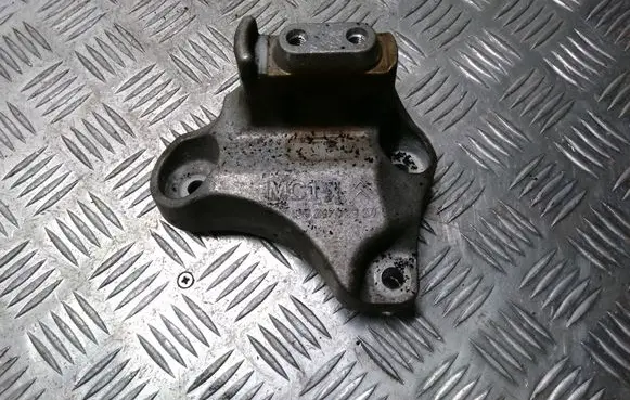 Peugeot 308 Gearbox mounting bracket 9673772880