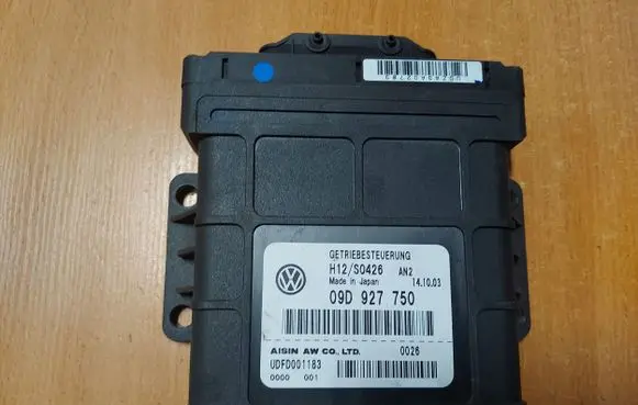 Audi Q7 4L Gearbox control unit/module 09D927750