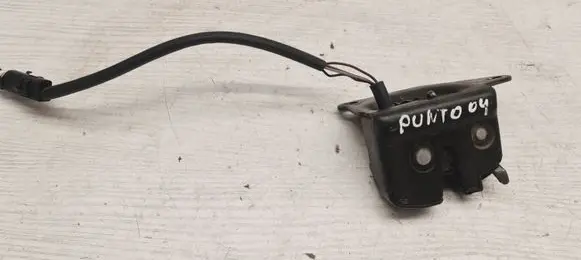 Fiat Punto (188) Tailgate/trunk/boot lock/catch/latch A997