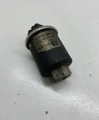 Audi A4 S4 B5 8D Air conditioning (A/C) pressure sensor 8D0959482 SP3H2080