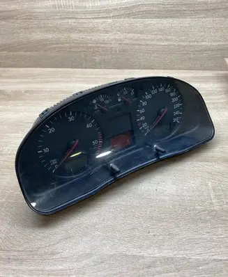 Volkswagen PASSAT B5 Speedometer (instrument cluster) 3B0920822A 0263623024