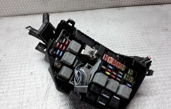 Ford Mondeo MK IV Fuse module