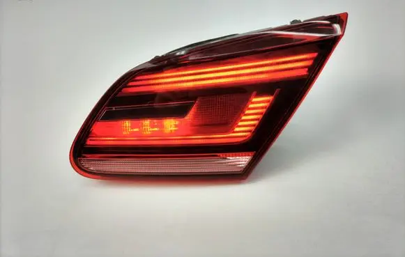 Tailgate rear/tail lights