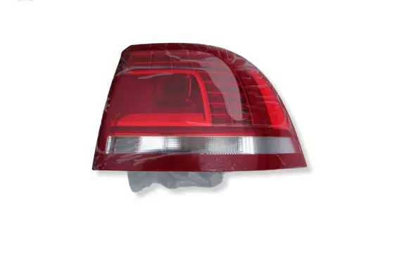 Volkswagen Touareg II Rear/tail lights 7P6945208