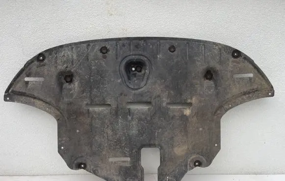 KIA Sportage Engine splash shield/under tray 
