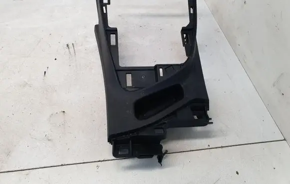 Toyota Auris E180 Other center console (tunnel) element 5883402010
