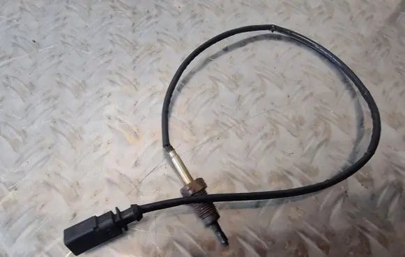 Audi A4 S4 B8 8K Exhaust gas temperature sensor 03L906088BE
