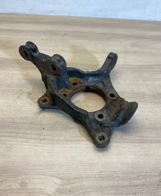 Toyota RAV 4 (XA50) Front wheel hub