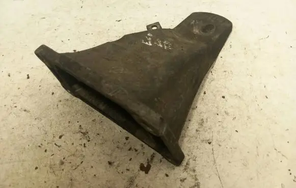 BMW 5 E60 E61 Engine mounting bracket 73681310