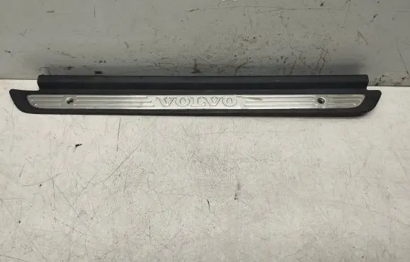 Volvo S40, V40 Front sill trim cover 30818422