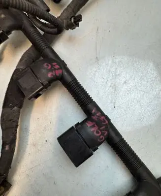 Volkswagen Golf VI Fuel injector wires 06J971082AB