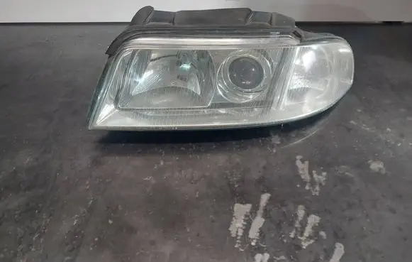 Audi A4 S4 B5 8D Headlight/headlamp 8D0941003AK