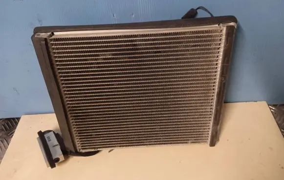 Air conditioning (A/C) radiator (interior)