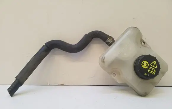 Mazda 5 Brake fluid reservoir C23643550 K1900