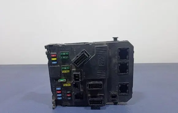 Peugeot 407 Fuse box set 9655221180