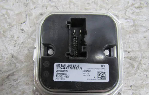 Nissan Juke II F16 LED ballast control module 260558992E