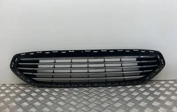 Ford Fusion II Front bumper upper radiator grill DS738150BDW