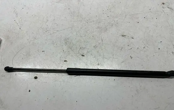 Mazda 2 Tailgate strut DA6C63620B