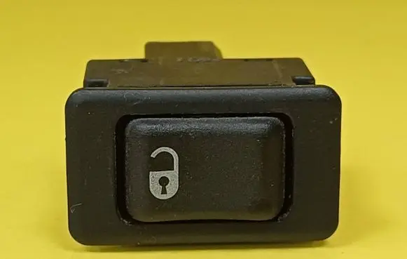 Nissan Primera Central locking switch button 