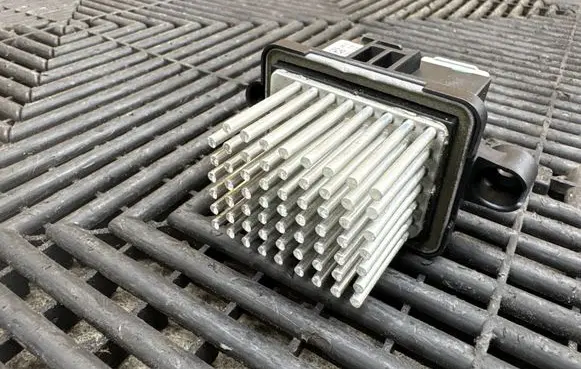 Alfa Romeo Giulia Heater blower motor/fan resistor MR0176005990