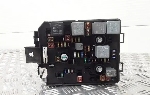Opel Mokka Fuse module 94520912