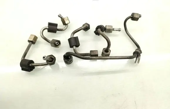Skoda Octavia Mk3 (5E) Fuel injector supply line/pipe 