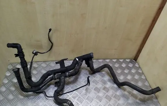 Mazda 3 I Engine coolant pipe/hose
