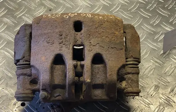 Iveco Daily 35 - 40.10 Front brake caliper