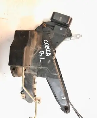 Toyota Corolla E110 Front door lock