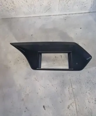 Mercedes-Benz E W212 Radio/GPS head unit trim A2126801236