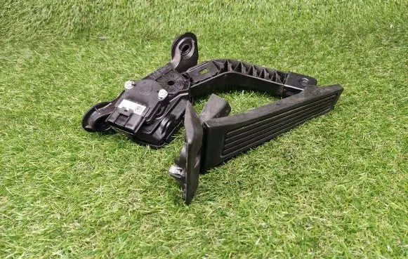 KIA Soul Accelerator throttle pedal 351902GDC0
