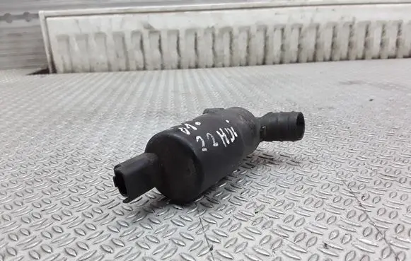Peugeot 607 Windscreen/windshield washer pump 7700428385