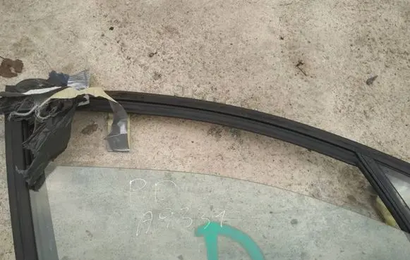 Citroen C4 II Front door window glass four-door as2