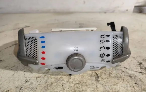 Toyota Aygo AB10 Climate control unit 69617027 55900