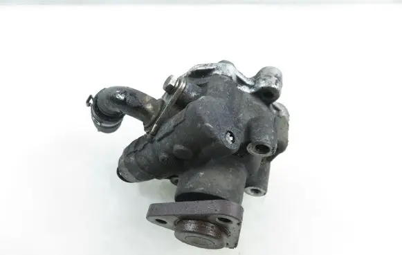 Volkswagen PASSAT B5.5 Power steering pump 8D0145177Q