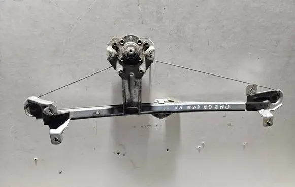 Opel Omega A Rear door manual window regulator 90224848